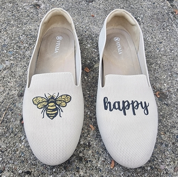 VIVAIA Beige Slip-On Shoes with Bee and Happy Embroidery - Picture 1 of 6
